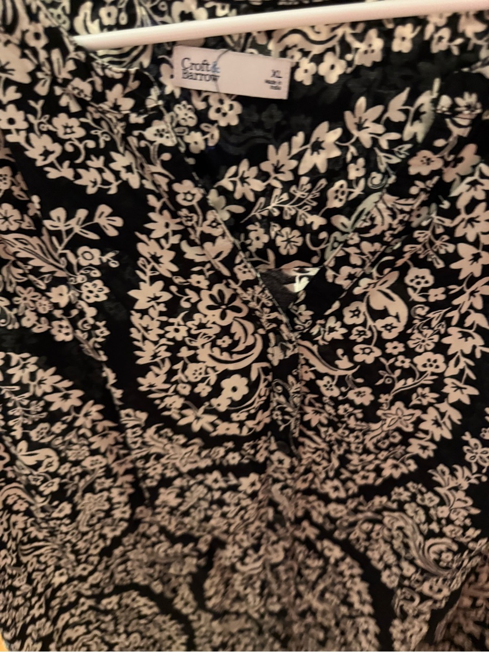 croft & barrow Black and White Floral V-Neck Short Sleeve Top - Picture 2 of 3